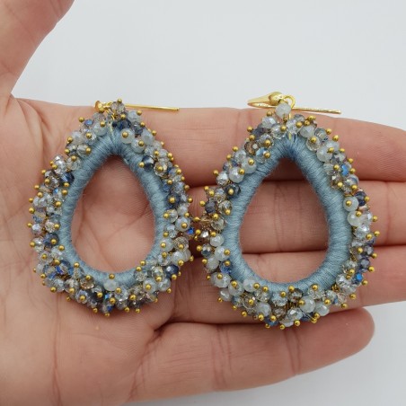 Vergulde glassberry oorbellen licht blauw