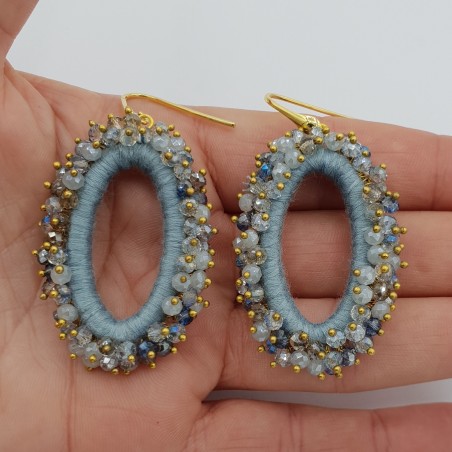 Vergulde glassberry oorbellen ovaal licht blauw