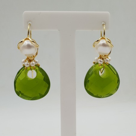 Vergulde oorbellen met Peridot quartz en Parel