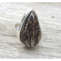 Zilveren ring gezet met druppelvormige Toermalijnkwarts 18 mm