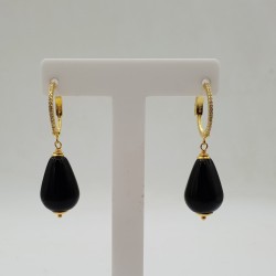 Vergulde oorbellen met gladde zwarte Onyx druppel