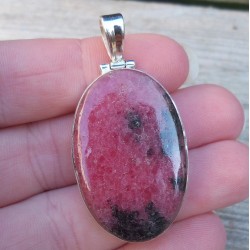 Zilveren hanger gezet met ovale cabochon Rhodoniet