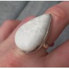 Zilveren ring gezet met druppelvormige Scoleciet 18 mm
