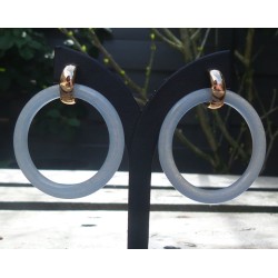 Vergulde creolen met licht blauwe Jade ringen