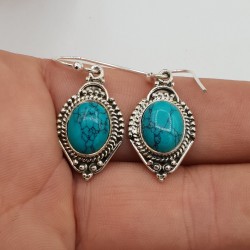925 Sterling zilveren oorbellen gezet met ovale Turkoois