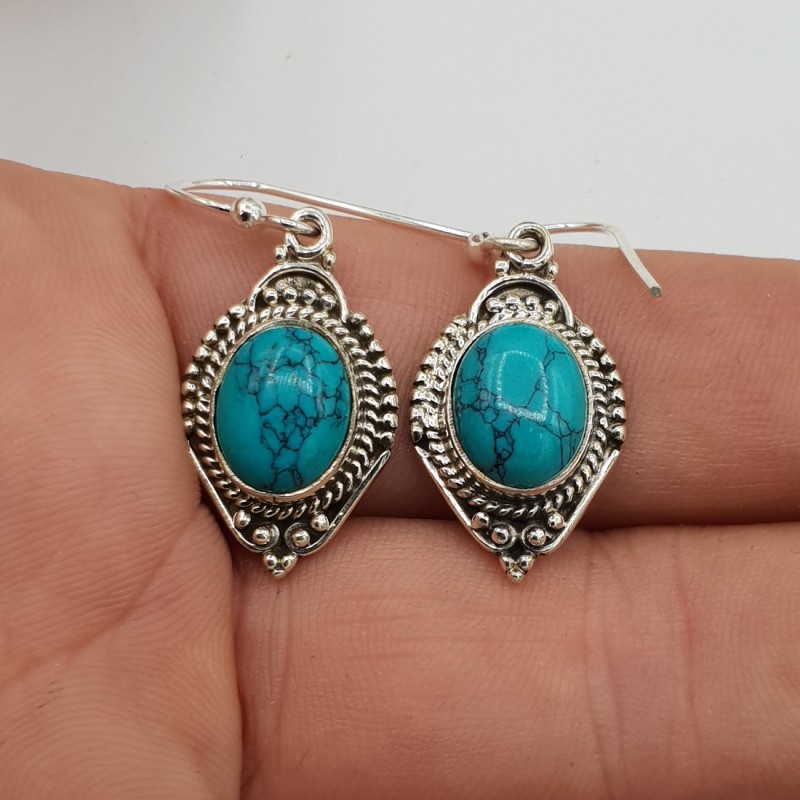 925 Sterling zilveren oorbellen gezet met ovale Turkoois