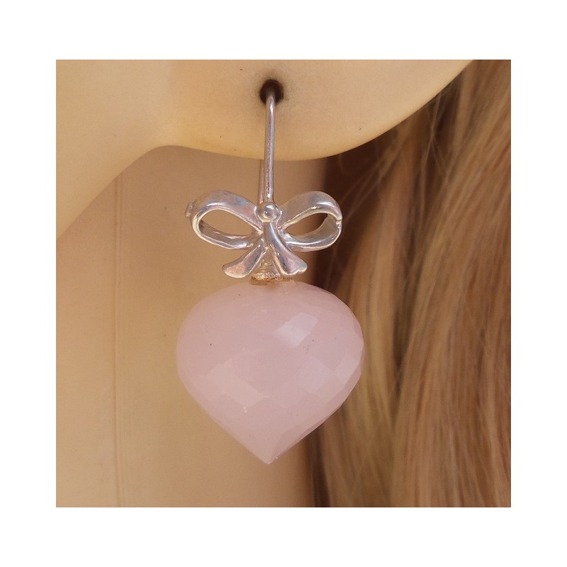 Zilveren oorbellen met roze Chalcedoon onion briolet