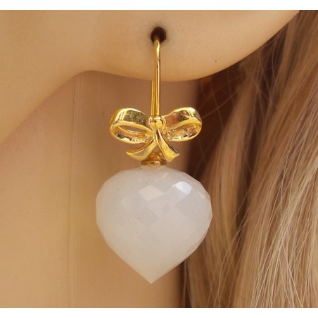 Vergulde oorbellen met witte Onyx onion briolet