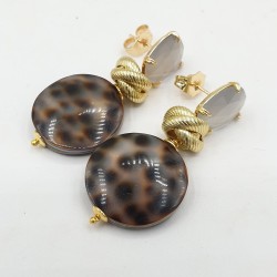 Vergulde oorbellen Cowrie schelp en grijze Kattenoog