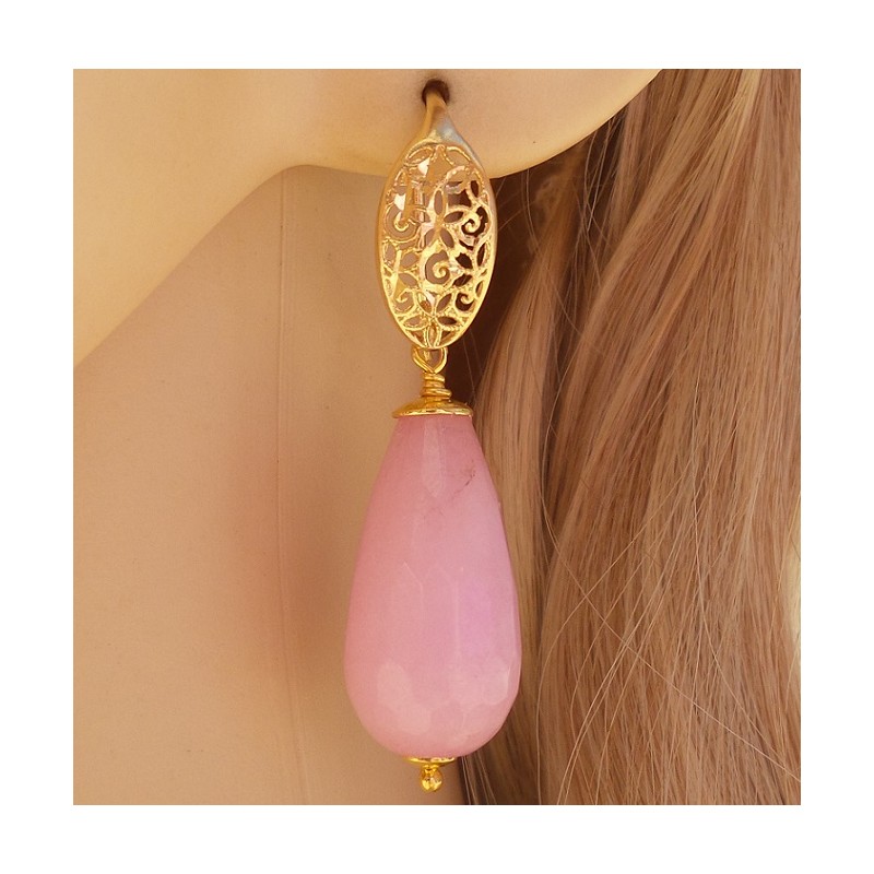Vergulde oorbellen met licht roze Jade briolet