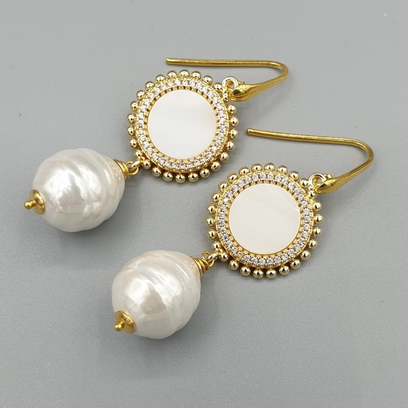Vergulde oorbellen met Parelmoer en Parel