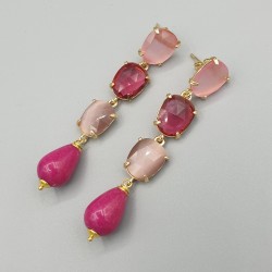 Vergulde oorbellen met Kattenoog en fuchsia roze Jade