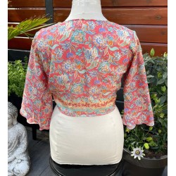 Zijde top / vestje met sierlijke wijde mouw 1