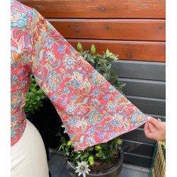 Zijde top / vestje met sierlijke wijde mouw 1