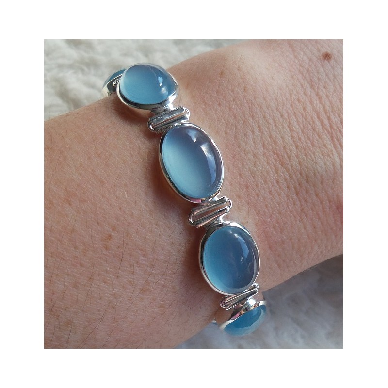 Zilveren armband gezet met ovale Chalcedoon schakels