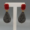 Vergulde oorbellen zwarte kristallen en rood Crystal