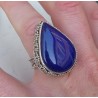 Zilveren ring druppelvorm Lapis Lazuli in bewerkte setting 17 mm
