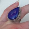 Zilveren ring druppelvorm Lapis Lazuli in bewerkte setting 17 mm