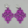 Oorbellen magenta kleurige resin hanger