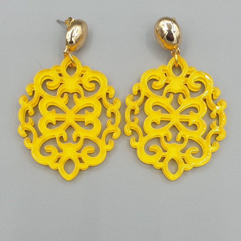 Vergulde oorbellen uitgesneden gele resin hanger