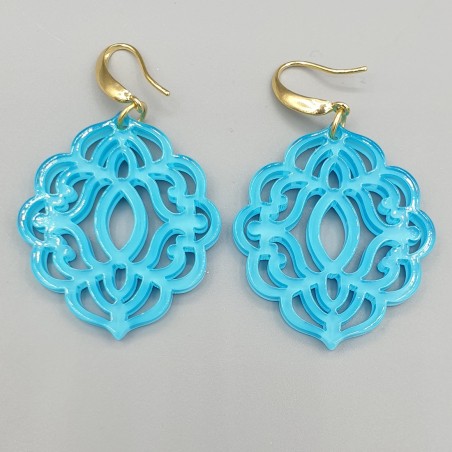 Oorbellen met blauwe resin hanger