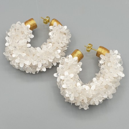 Creolen met witte bloemen sequins