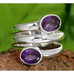 Zilveren edelsteen ring met twee Amethisten maat 16.9 mm