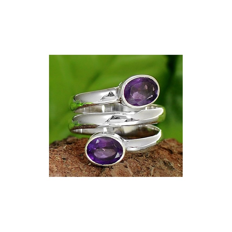 Zilveren edelsteen ring met twee Amethisten maat 16.9 mm