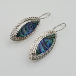 Zilveren oorbellen gezet met marquise Abalone schelp