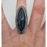 Zilveren ring gezet met marquise Labradoriet en bewerkte kop 17.3 mm