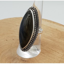 Zilveren ring gezet met marquise Labradoriet en bewerkte kop 17.3 mm