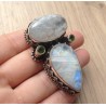 Zilveren hanger met Maansteen en Peridot in bewerkte setting