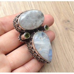 Zilveren hanger met Maansteen en Peridot in bewerkte setting