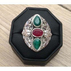Zilveren edelsteen ring met Emerald en Robijnen ring maat 18.1