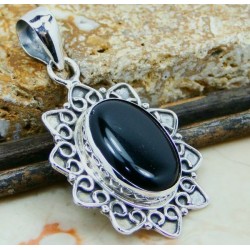 Zilveren edelsteen hanger zwarte Onyx in bewerkte setting