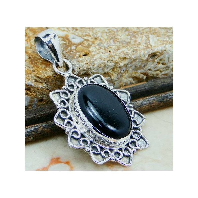 Zilveren edelsteen hanger zwarte Onyx in bewerkte setting