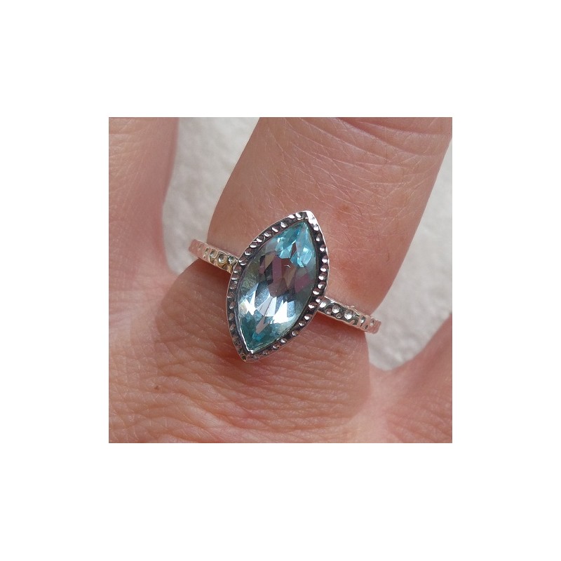 Zilveren ring gezet met marquise blauw Topaas 18 mm