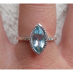 Zilveren ring gezet met marquise blauw Topaas 18 mm