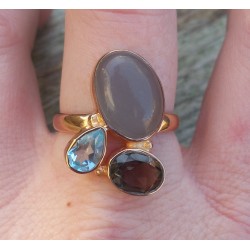 Vergulde ring met Chalcedoon, Smokey en blauw Topaas 19 mm