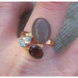 Vergulde ring met Chalcedoon, Smokey en blauw Topaas 19 mm