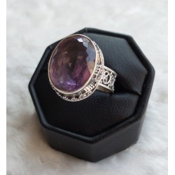 Zilveren ring met Amethist in bewerkte setting ring maat 16.5 mm