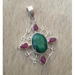 Zilveren edelsteen hanger met grote Emerald en Robijnen