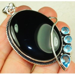 Zilveren edelsteen hanger zwarte Onyx en blauwe Topazen