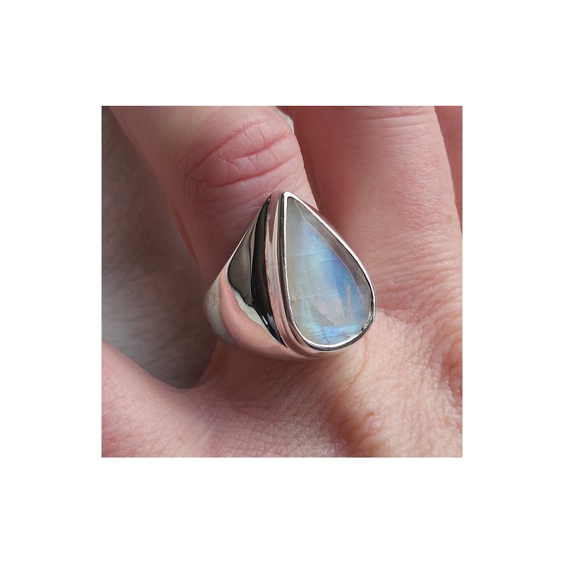 Zilveren ring gezet met facet geslepen Maansteen 18 mm