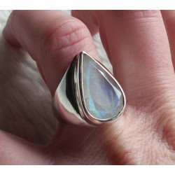 Zilveren ring gezet met facet geslepen Maansteen 18 mm