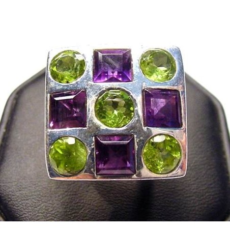 Zilveren ring vierkante kop gezet met Peridot en Amethist 16.5