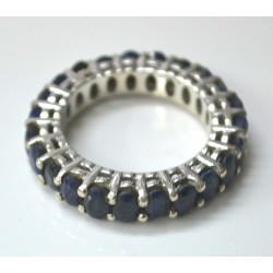 Zilveren edelsteen ring rond om gezet met Saffieren maat 19 mm