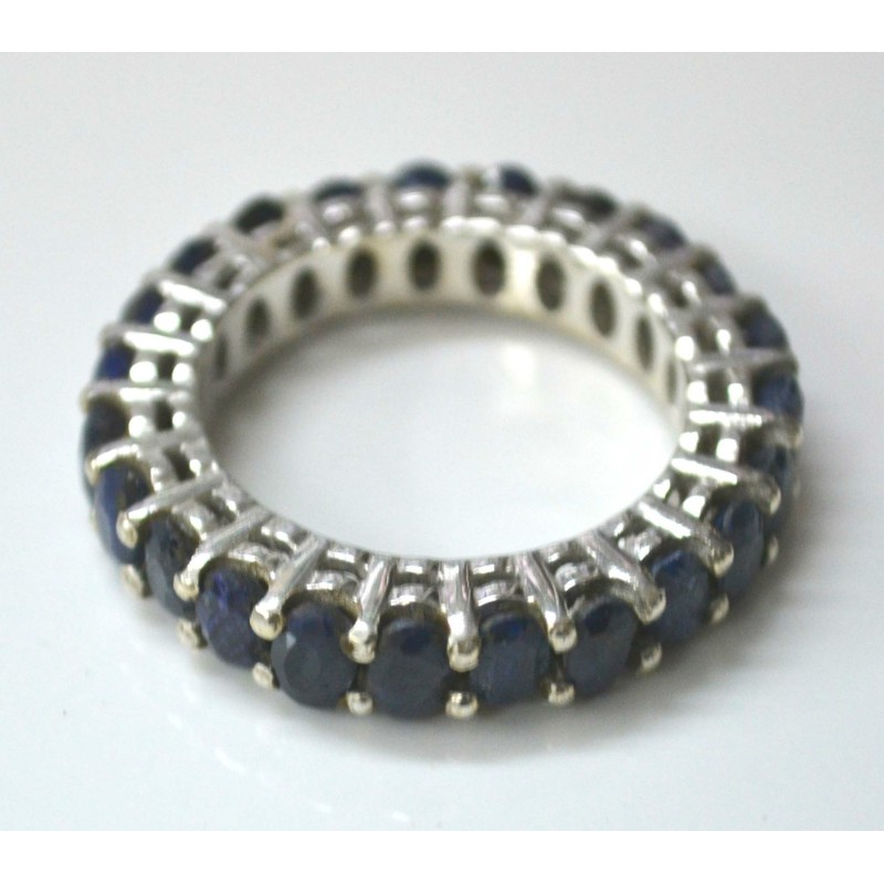Zilveren edelsteen ring rond om gezet met Saffieren maat 19 mm