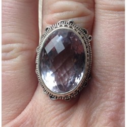 Zilveren edelsteen ring met roze Amethist ring maat 17 mm.