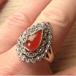 Zilveren edelsteen ring Carneool en Markasiet maat 19 mm